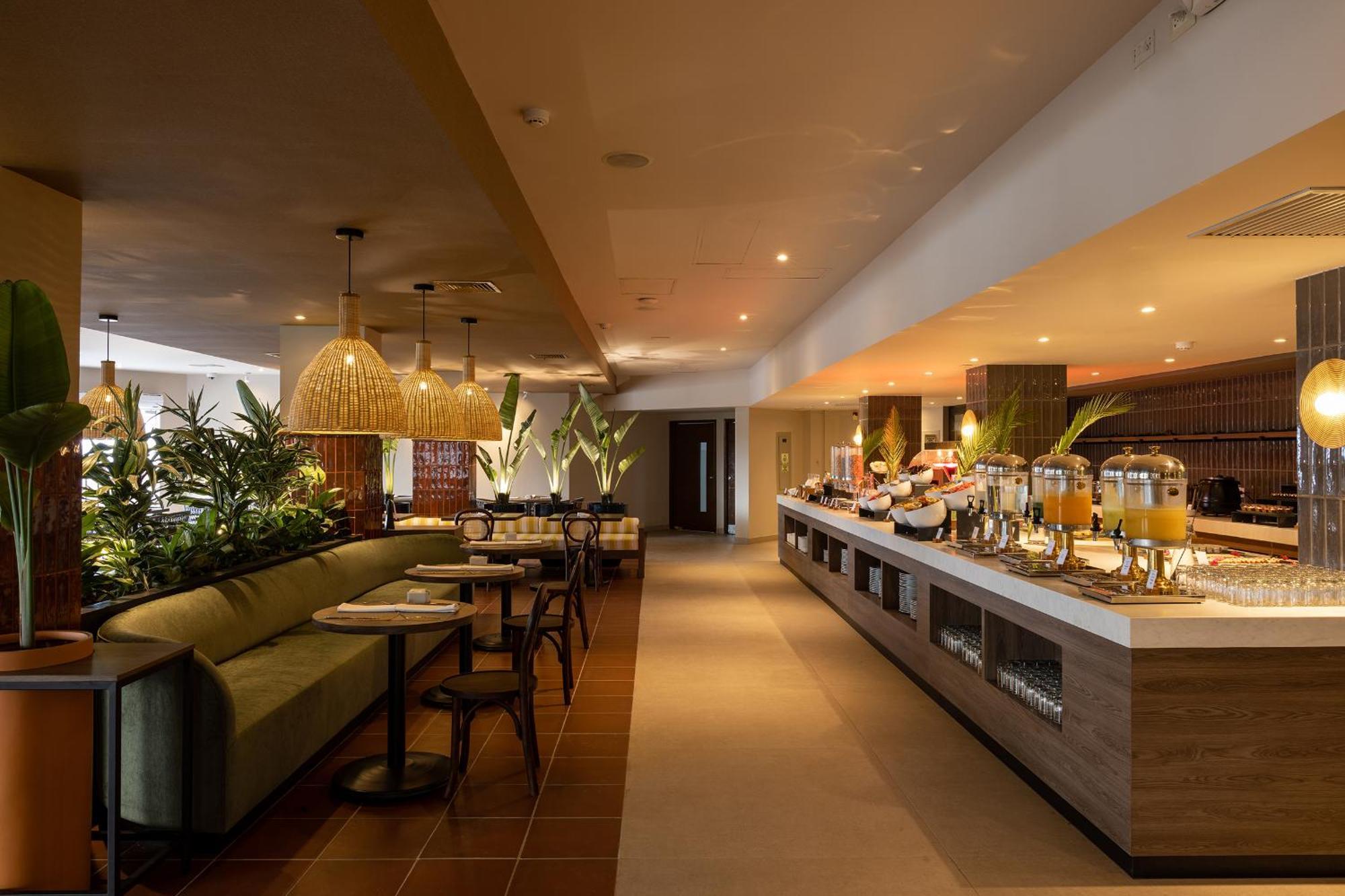 Aranwa Paracas Resort & Spa Buitenkant foto The lounge at Changi Airport